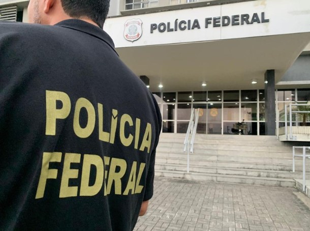  PF cumpre mandado de busca na Superintendência de Obras do Ceará.