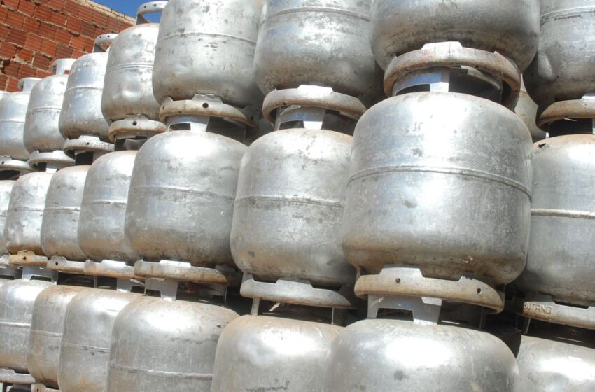  Petrobras reduz preço do gás de cozinha para distribuidoras.