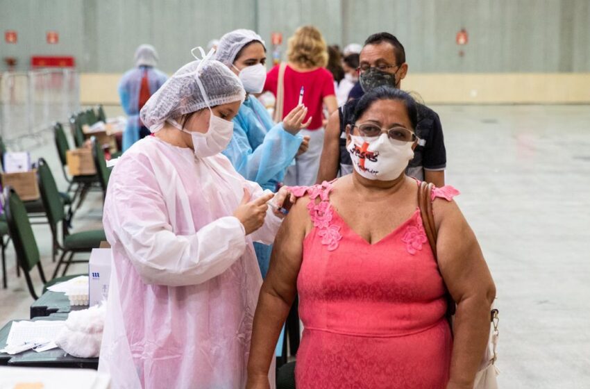  Mais de 2 milhões não receberam a D4 contra a Covid no CE em meio ao alerta de nova onda na Europa.