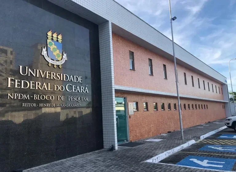  Corte de quase R$ 800 milhões no Orçamento da União, em 2022, compromete funcionamento de universidades.