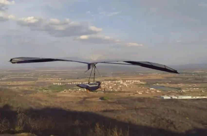  Homem é resgatado após cair de parapente em Juazeiro do Norte.