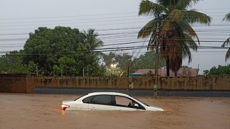  Pela primeira vez em outubro, cidades cearenses estão em alerta para risco de chuvas e ventos fortes.
