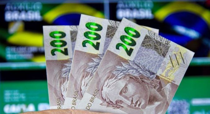  Caixa e 11 bancos começam a oferecer consignado do Auxílio Brasil.