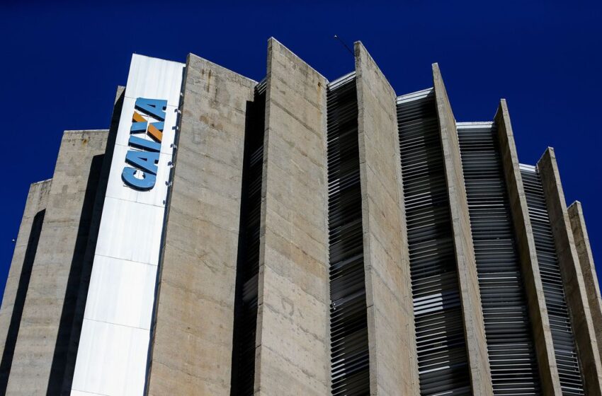  Abono extra de até R$ 1.212 é pago pela Caixa.