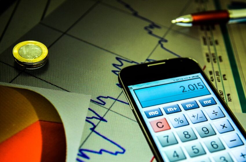  Número de brasileiros negativados atinge recorde de 62 milhões em setembro.