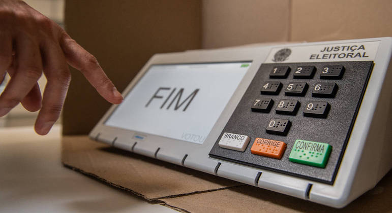  Defesa afirma ao TSE que elaborará relatório de fiscalização depois do segundo turno.