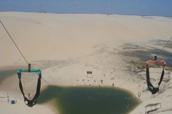  Turista morre em acidente com tirolesa em Canoa Quebrada, no Ceará.