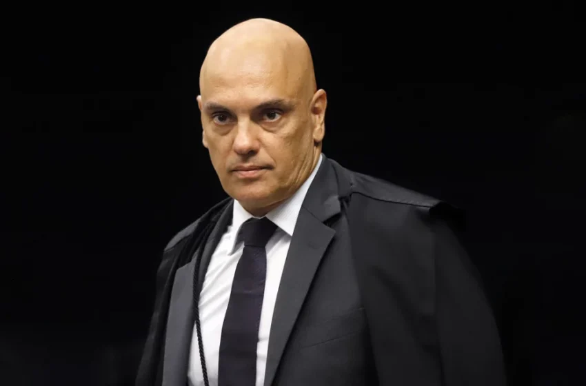  Alexandre de Moraes dá 24 horas para que PL apresente relatório sobre apuração de votos.