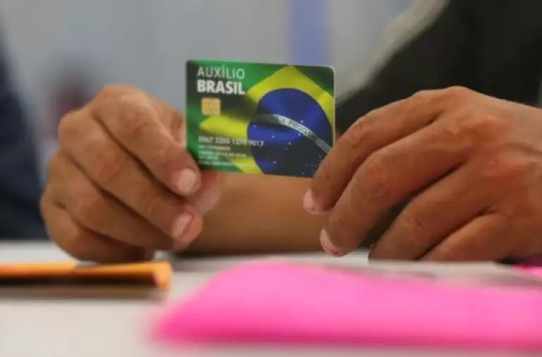  Quase 1,5 milhão de famílias cearenses começam a receber o pagamento do Auxílio Brasil nesta quarta-feira