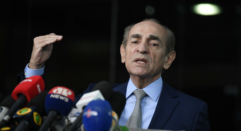  PEC do estouro é protocolada no Senado com gasto extra de R$ 198 bi.