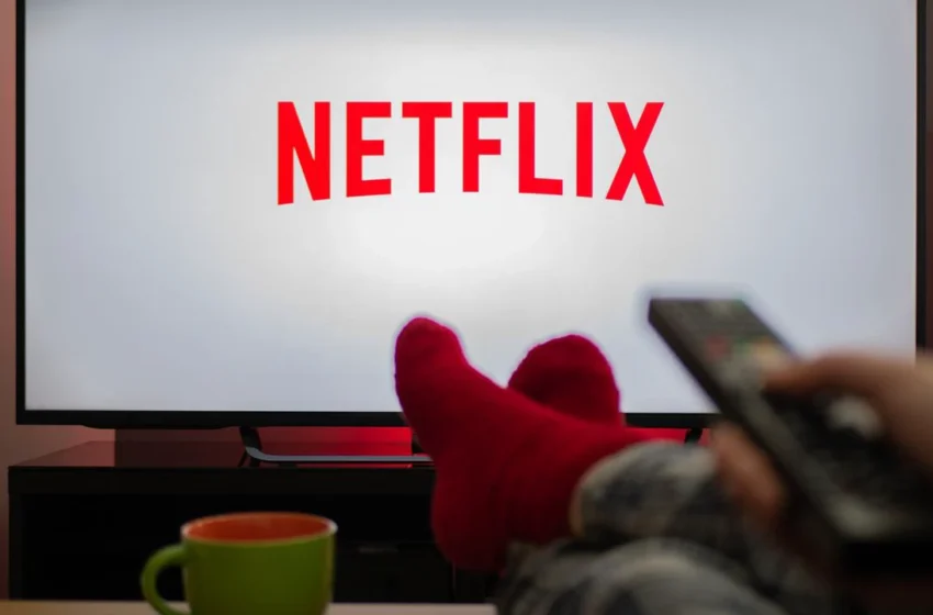  Netflix lança plano mais barato com anúncios no Brasil.