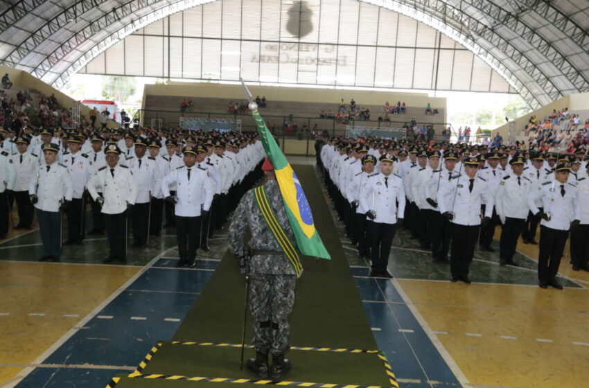  Governo do Ceará realiza promoção de bombeiros e policiais militares no Cariri.