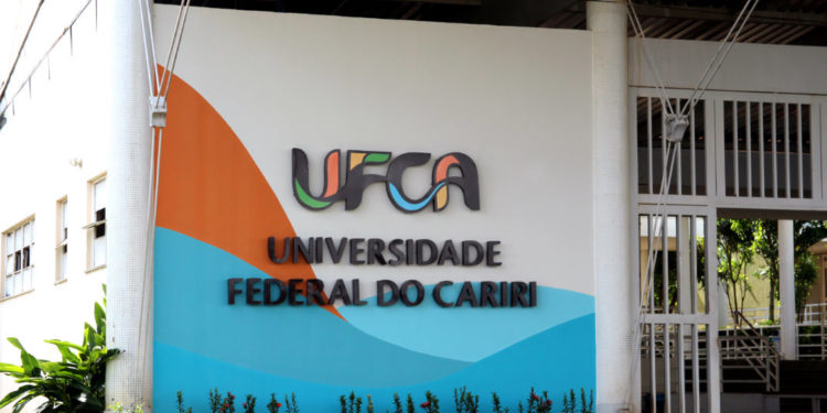  UFCA declara que bolsas e auxílios estudantis serão afetados pelo novo corte orçamentário.
