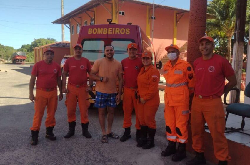  Corpo de Bombeiros retira anel preso em dedo de senhor de 36 anos de idade.