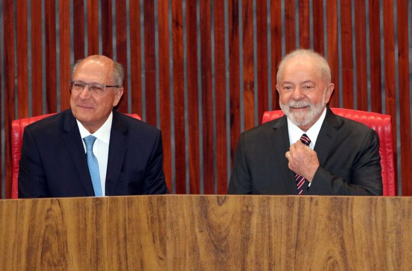  Lula e Alckmin são diplomados no TSE.