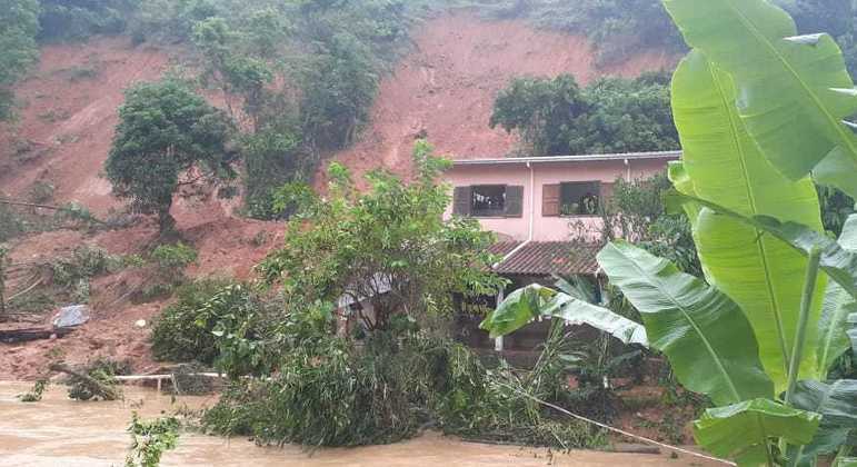  Prejuízo do Brasil com chuvas em um mês é suficiente para construir 17 piscinões.