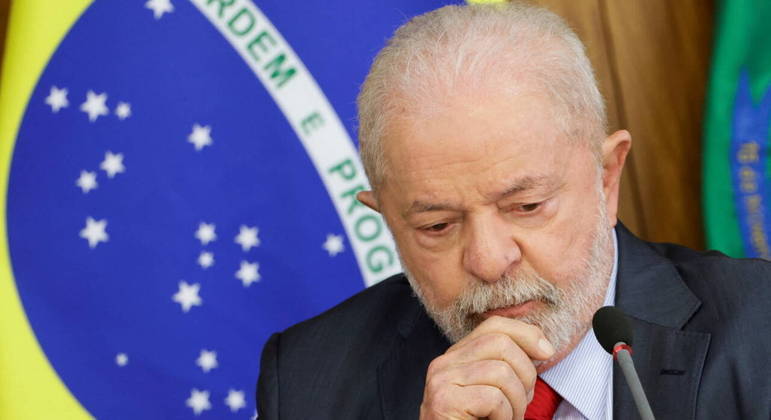 Governadores articulam reunião para pressionar Lula por reforma tributária.
