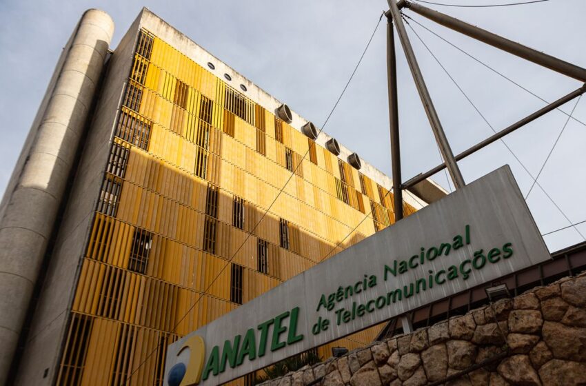  Anatel ordena bloqueio de 5 milhões de aparelhos piratas de TV a cabo.