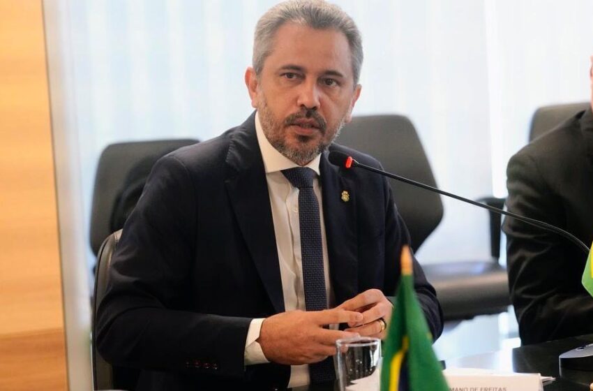  Elmano diz que estão avançadas negociações para definir substituta da Enel no Ceará.