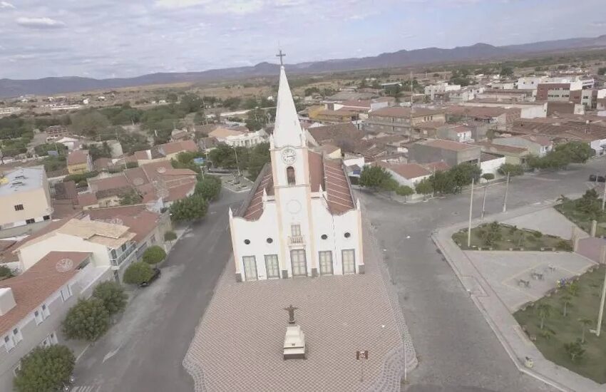  Com mais de 37ºC, Jaguaribe registra a temperatura mais alta do país.