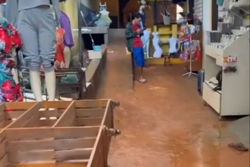  Cinco municípios cearenses decretam estado de emergência devido às fortes chuvas.