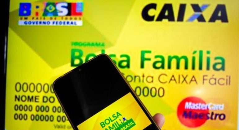  Congresso quer pagamento de 13º para o Bolsa Família, Lula resiste.