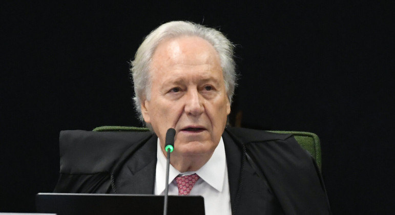  Ricardo Lewandowski vai se aposentar do STF em 11 de abril.