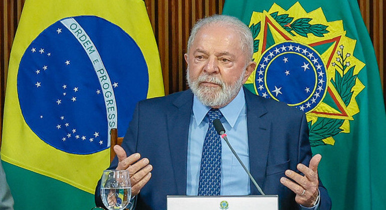  Mercado financeiro: 98% acha que política econômica de Lula está na direção errada.