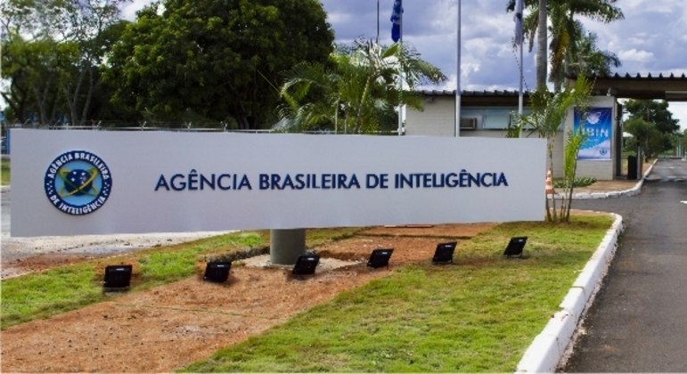  Abin diz que governo usou programa para espionar celulares da população de 2018 a 2021.