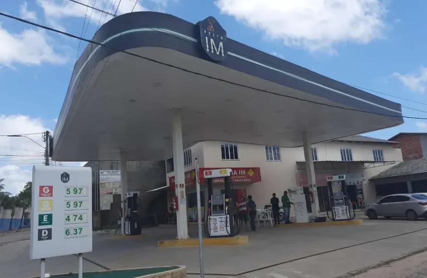  Dono de posto de combustível é preso com 15 mil litros de gasolina roubada.