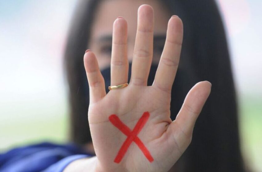  No Brasil, uma mulher é vítima de violência a cada quatro horas.