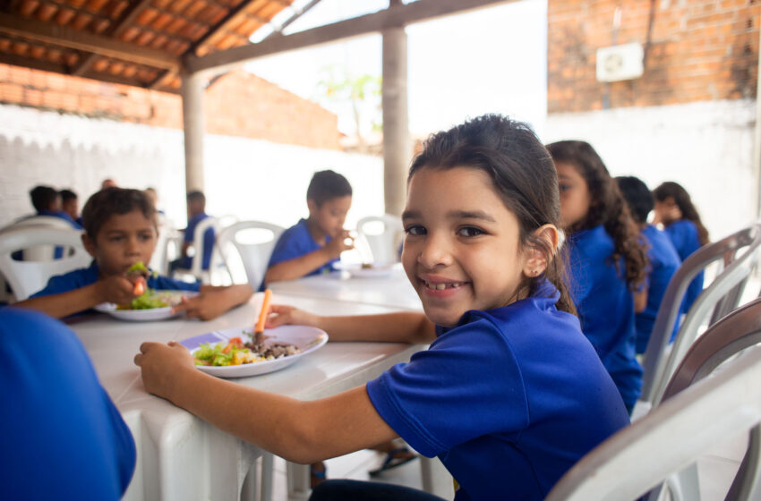  Decreto de dotações orçamentárias com previsão de quase R$ 184 milhões para o Ceará Sem Fome é publicado.