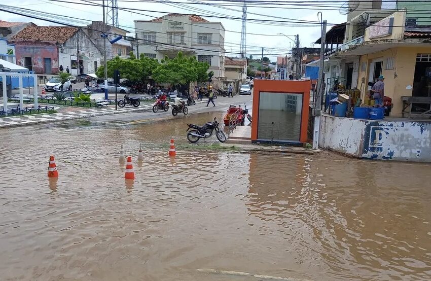  Governo Federal reconhece emergência em três cidades do Ceará após chuvas.