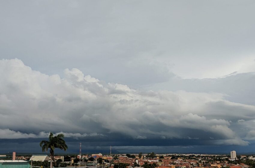  Ceará deve registrar chuva em todas as macrorregiões até esta quarta-feira (19).