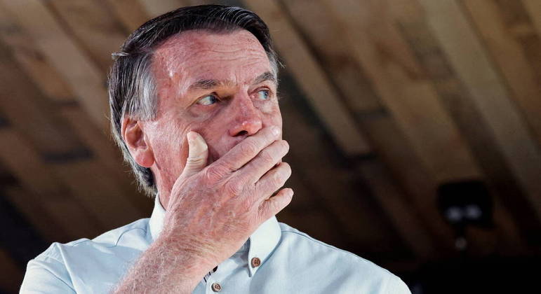  TSE dá dois dias para Bolsonaro apresentar alegações finais em ação que pode torná-lo inelegível.