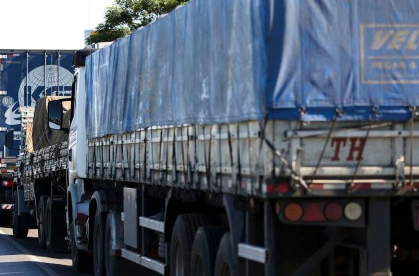  Senado aprova retomada de multa para motorista profissional que não fizer exame toxicológico.