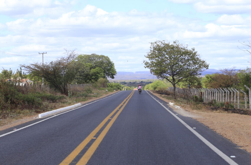  Trecho da CE-397 entre Mauriti e Brejo Santo recebe pavimentação.