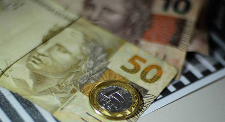  Governo lança Desenrola, programa voltado para renegociação de dívidas.