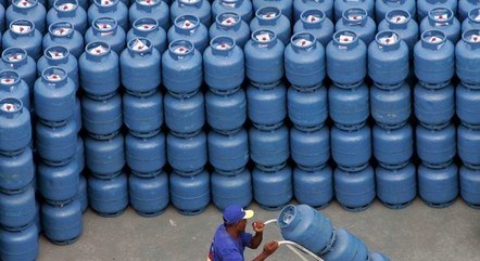  Governo tem ‘plano B’ para Auxílio Gás em caso de derrota no Congresso.