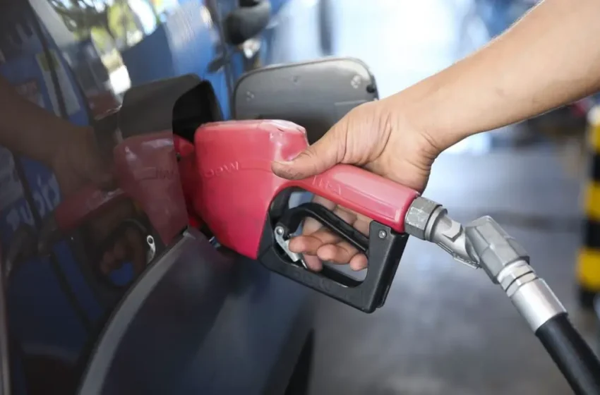  Gasolina tem leve queda no Ceará, mas ainda está entre as mais caras do Brasil.