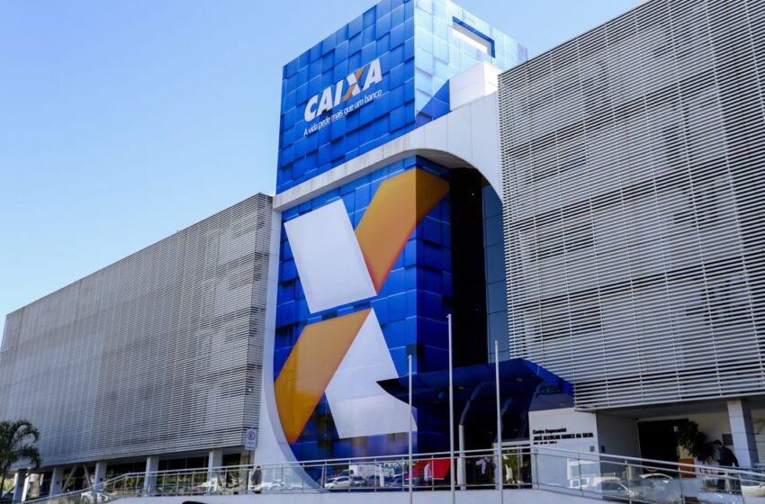  Caixa libera abono salarial para nascidos em novembro e dezembro.
