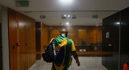  Fotógrafo que acompanhou invasão do Palácio do Planalto depõe à CPMI do 8/1.