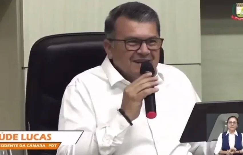  Vereador esnoba mensagens de apoio a autistas em discurso na Câmara Municipal de Jucás.