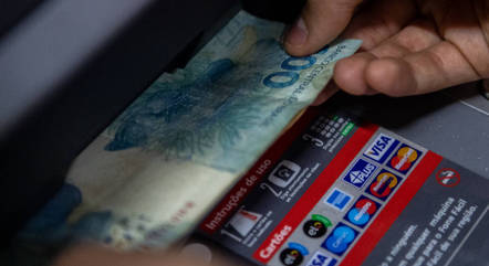  Arrecadação de impostos alcança R$ 172,8 bi em agosto, 2º maior resultado para o mês em 28 anos.