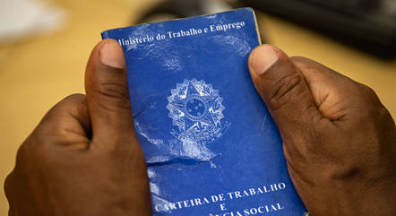  Brasil cria 211 mil vagas de trabalho formal em setembro, pior resultado da série histórica.