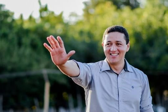 Prefeito Glêdson deve abandonar Podemos e se filiar ao novo.