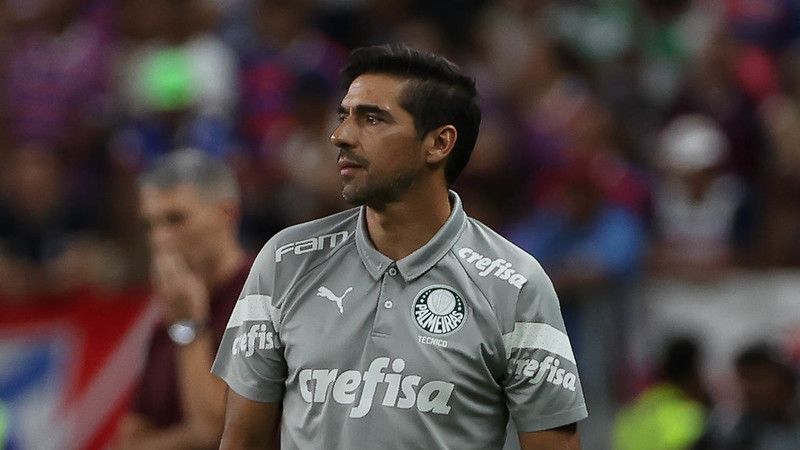 Abel Ferreira elogia modelo de gestão e torcida do Fortaleza.
