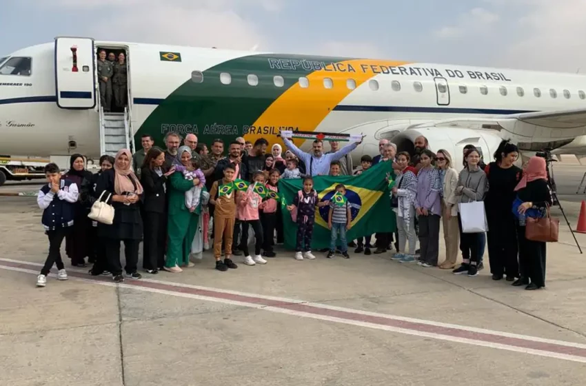  Brasileiros repatriados de Gaza já estão a caminho do Brasil