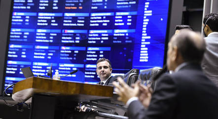  Bancadas e líderes se unem para tentar derrubar veto de Lula à desoneração nesta semana.