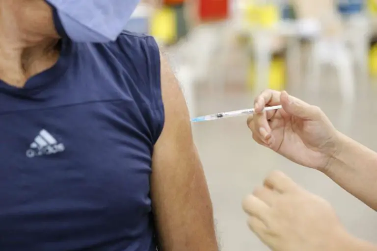  Ceará é o 1º do Nordeste, e o 3º do País em vacinação contra covid 19.